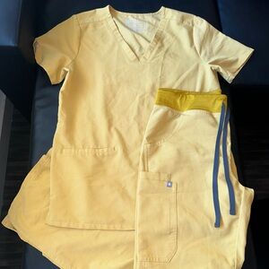 Mustard Yellow Figs Scrub Set